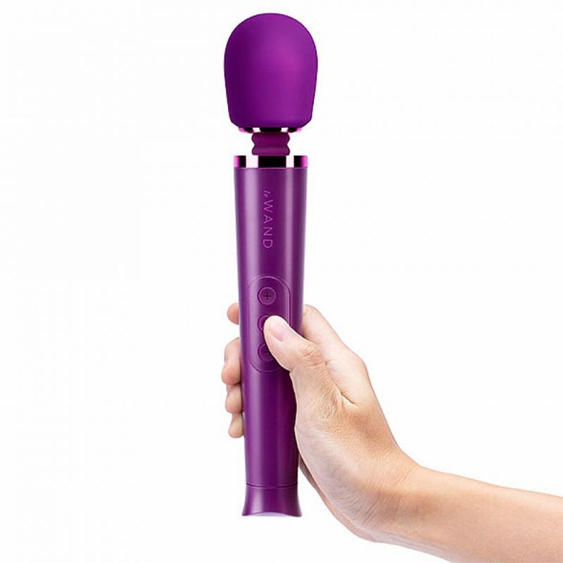 Masażer - Le Wand Petite Rechargeable Vibrating Massager Cherry
